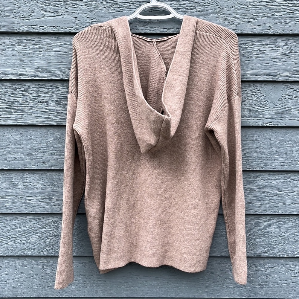 Tahari Sweater Hoodie - Picture 4 of 10